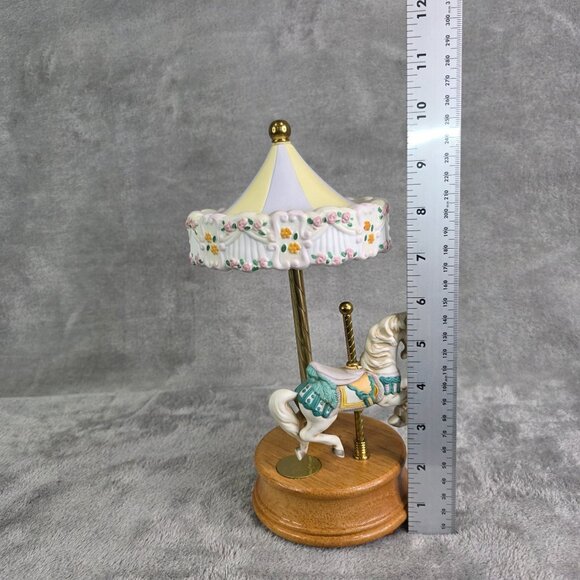 Vintage Willitts Designs Group II Musical Carousel Horse Figurine Wooden Base - Picture 9 of 10